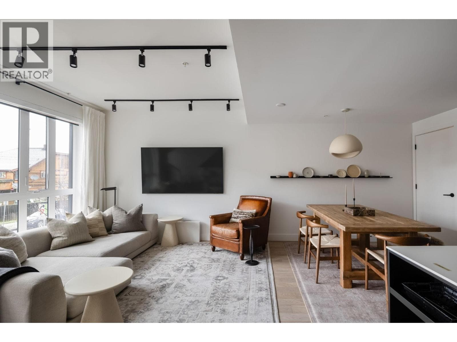 3914 DUMFRIES STREET — Vancouver, British Columbia - Main photo