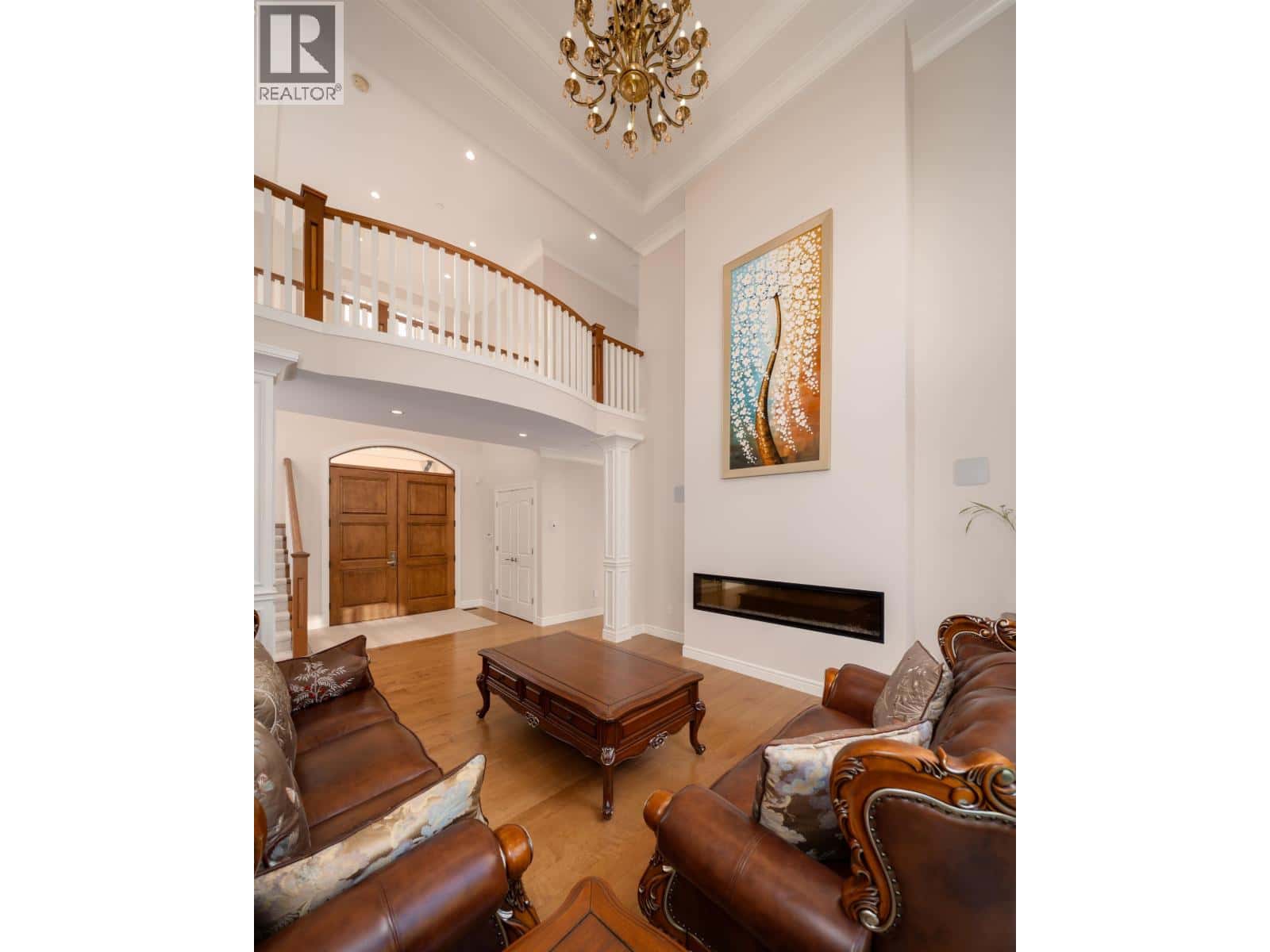 920 3RD STREET — West Vancouver, British Columbia - Photo 5 of 38