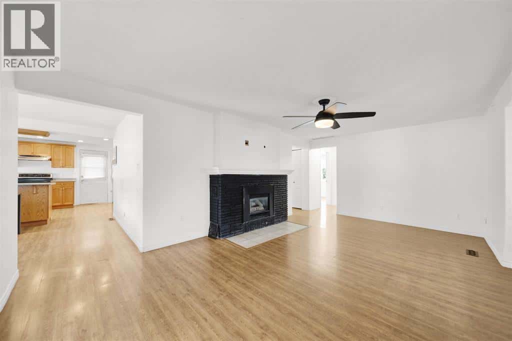 11394 240 STREET — Maple Ridge, British Columbia - Photo 2 of 21