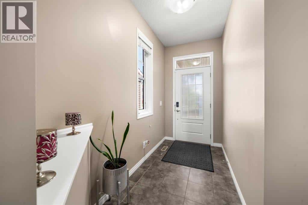 353 Windrow Crescent SW — Airdrie, Alberta - Photo 2 of 34