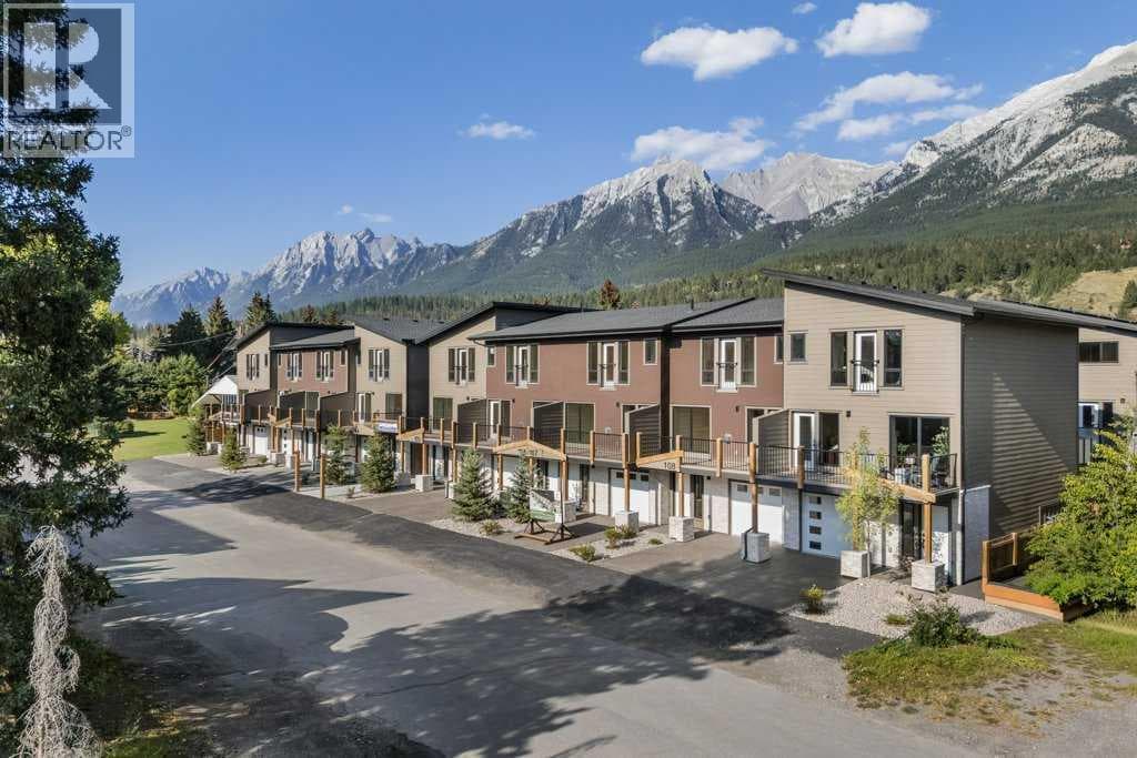 104, 1330 1st Avenue — Canmore, Alberta - Main photo