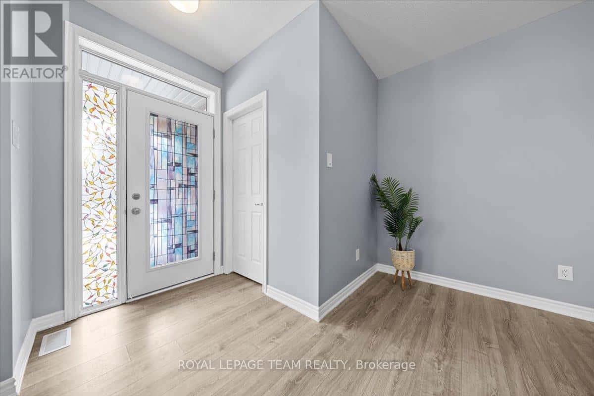 915 NAUTILUS PRIVATE — Ottawa, Ontario - Photo 3 of 23