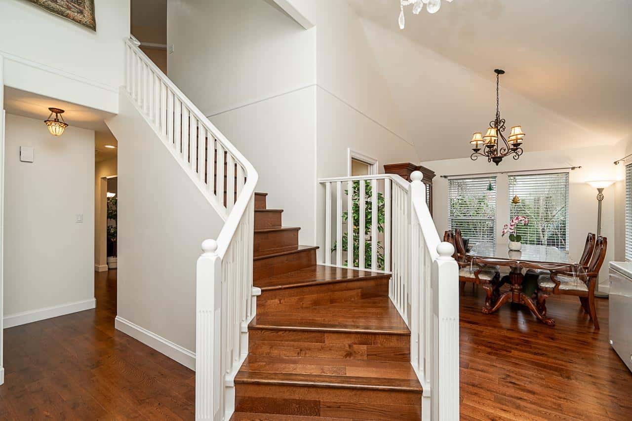 11110 156 STREET — Surrey, British Columbia - Photo 3 of 40