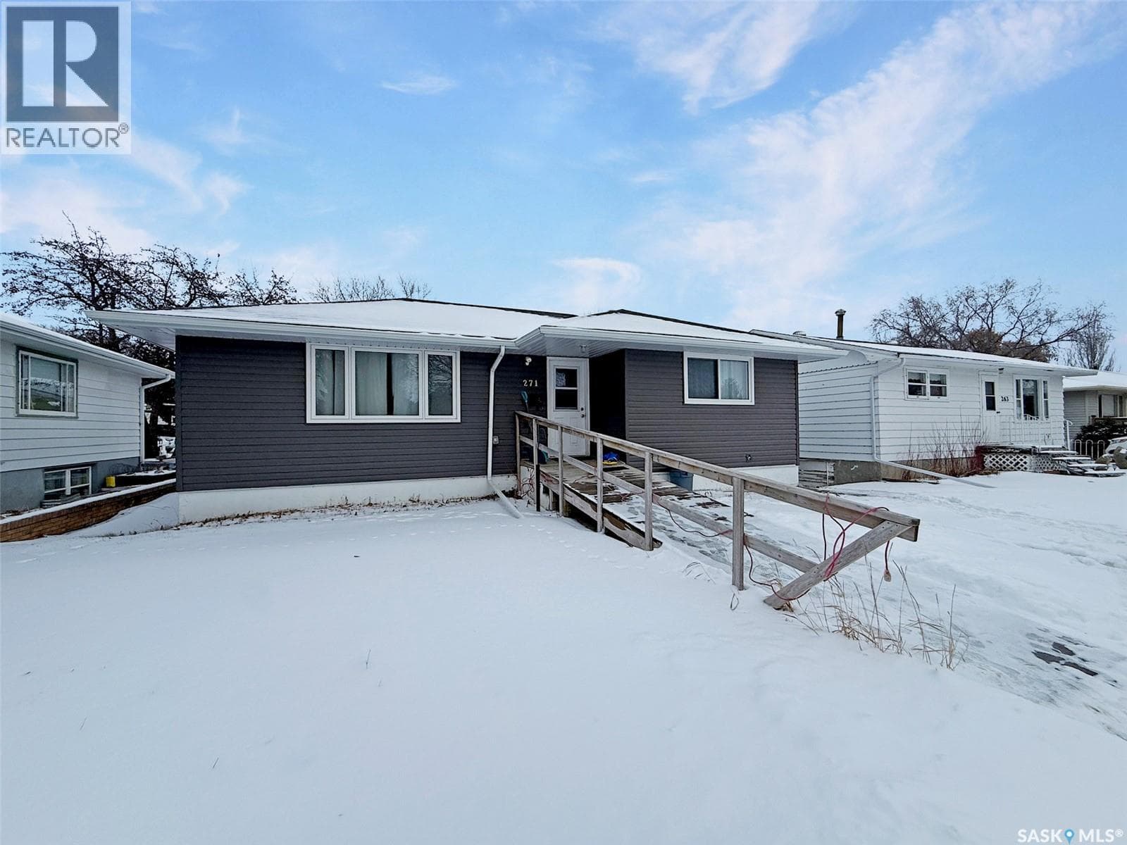 271 14th AVENUE NE — Swift Current, Saskatchewan - Main photo