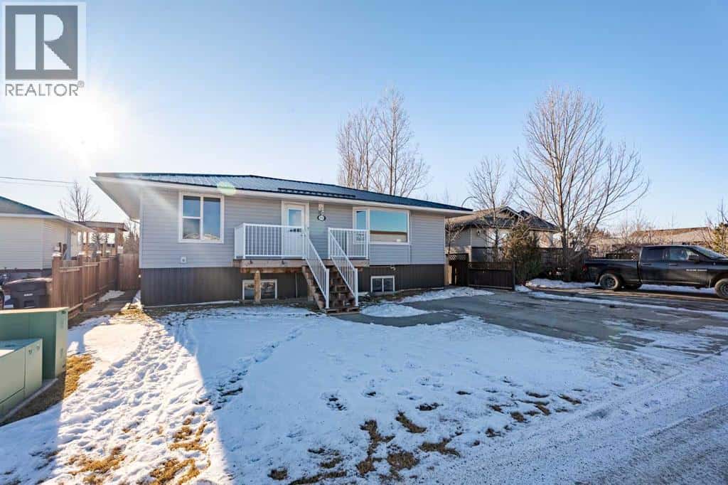 233 Harvest Hills Road — Stavely, Alberta - Photo 2 of 42