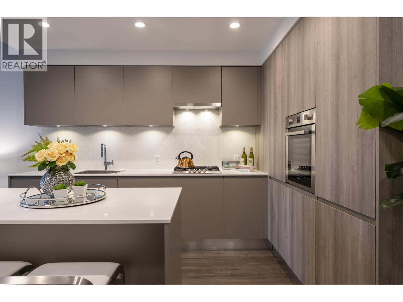 1303 3809 EVERGREEN PLACE — Burnaby, British Columbia - Photo 2 of 26