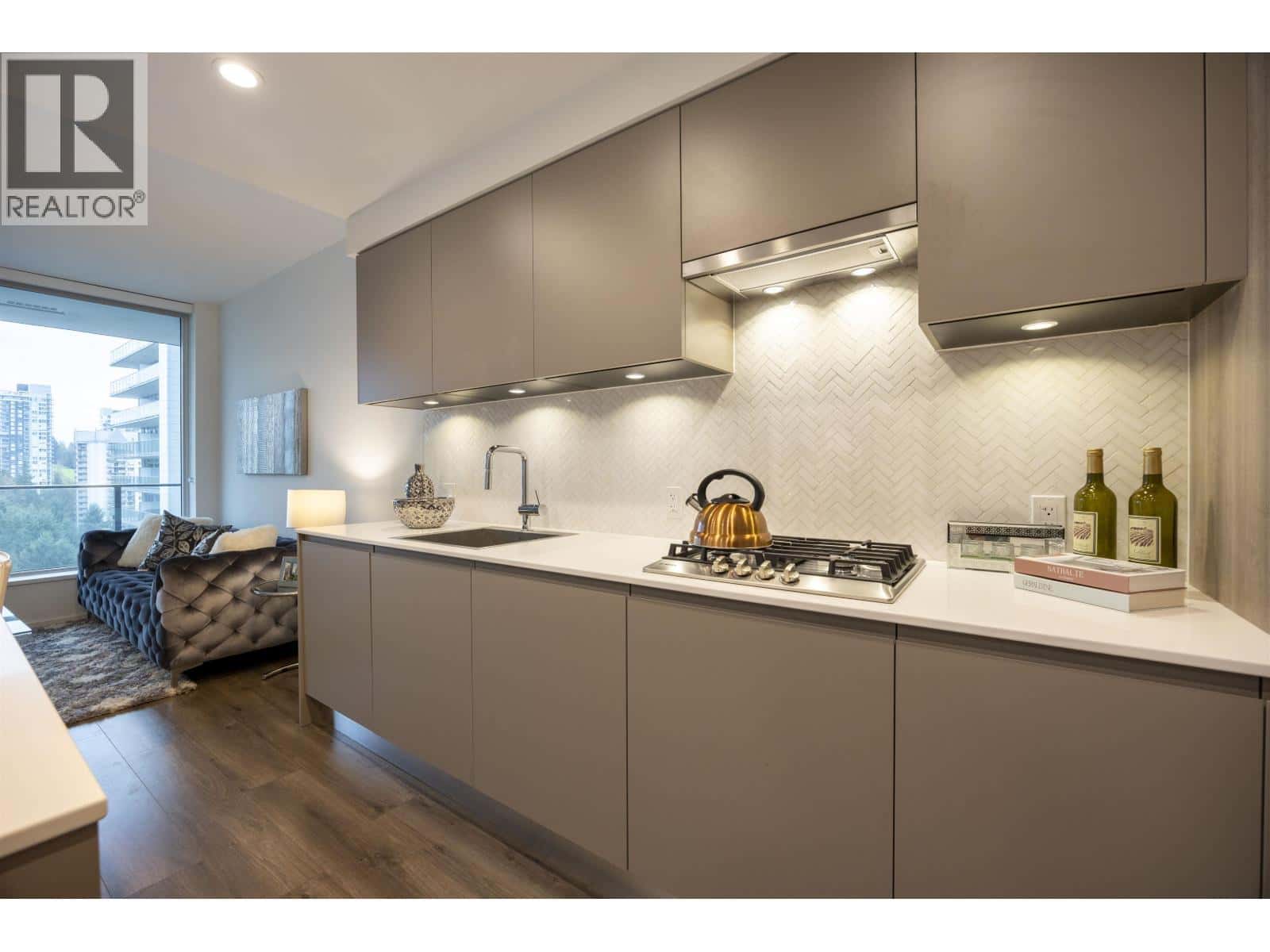 1303 3809 EVERGREEN PLACE — Burnaby, British Columbia - Photo 3 of 26