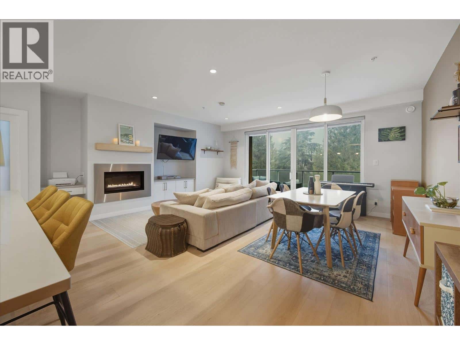 207 41328 SKYRIDGE PLACE — Squamish, British Columbia - Photo 2 of 28