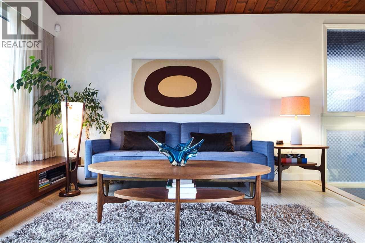 1518 E 37TH AVENUE — Vancouver, British Columbia - Photo 2 of 26