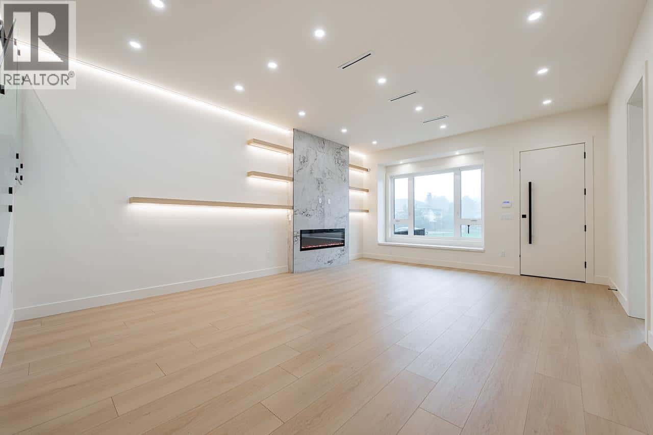 2 6554 CHARLES STREET — Burnaby, British Columbia - Photo 5 of 30