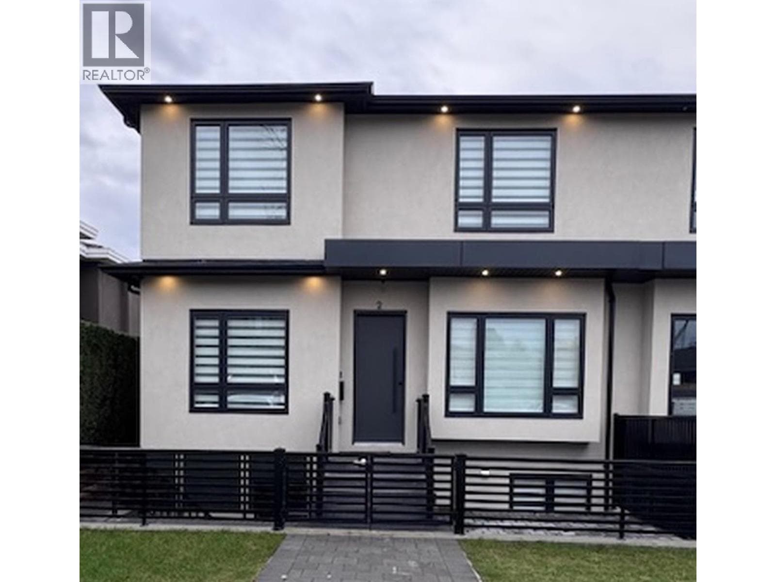 2 6554 CHARLES STREET — Burnaby, British Columbia - Main photo