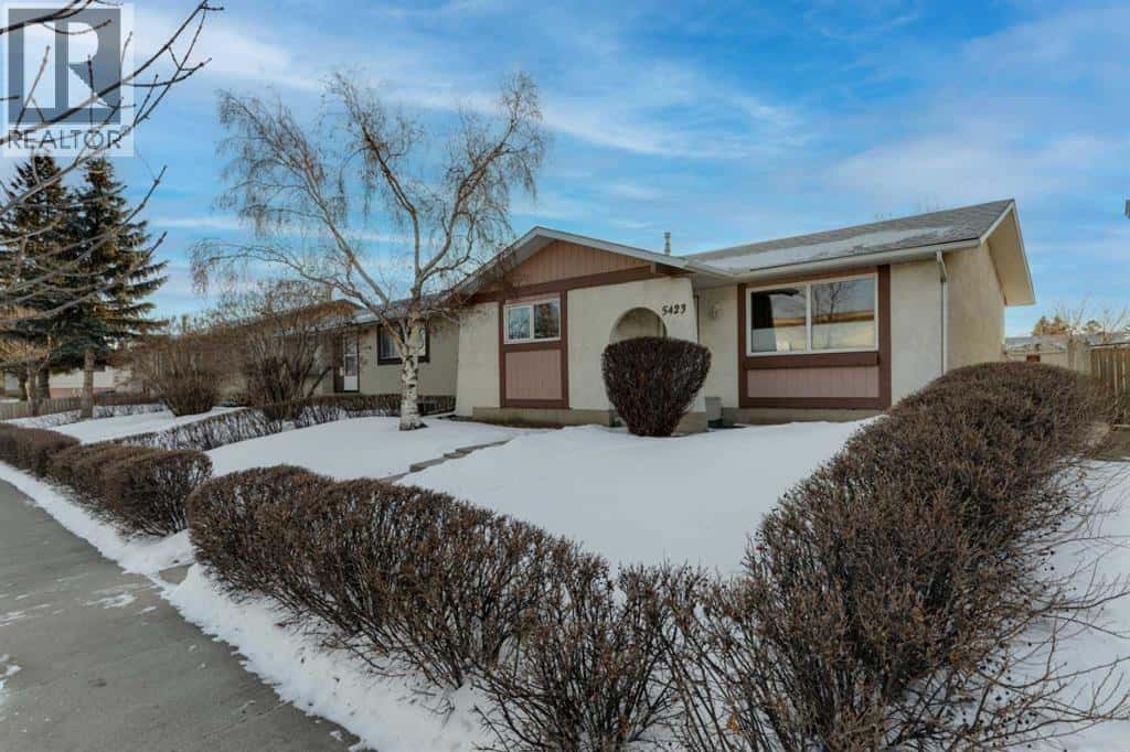 5423 Madigan Drive NE — Calgary, Alberta - Photo 2 of 28