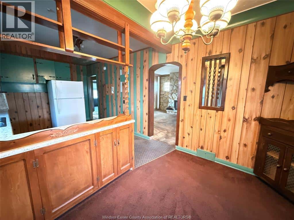 2467 Kildare — Windsor, Ontario - Photo 5 of 14