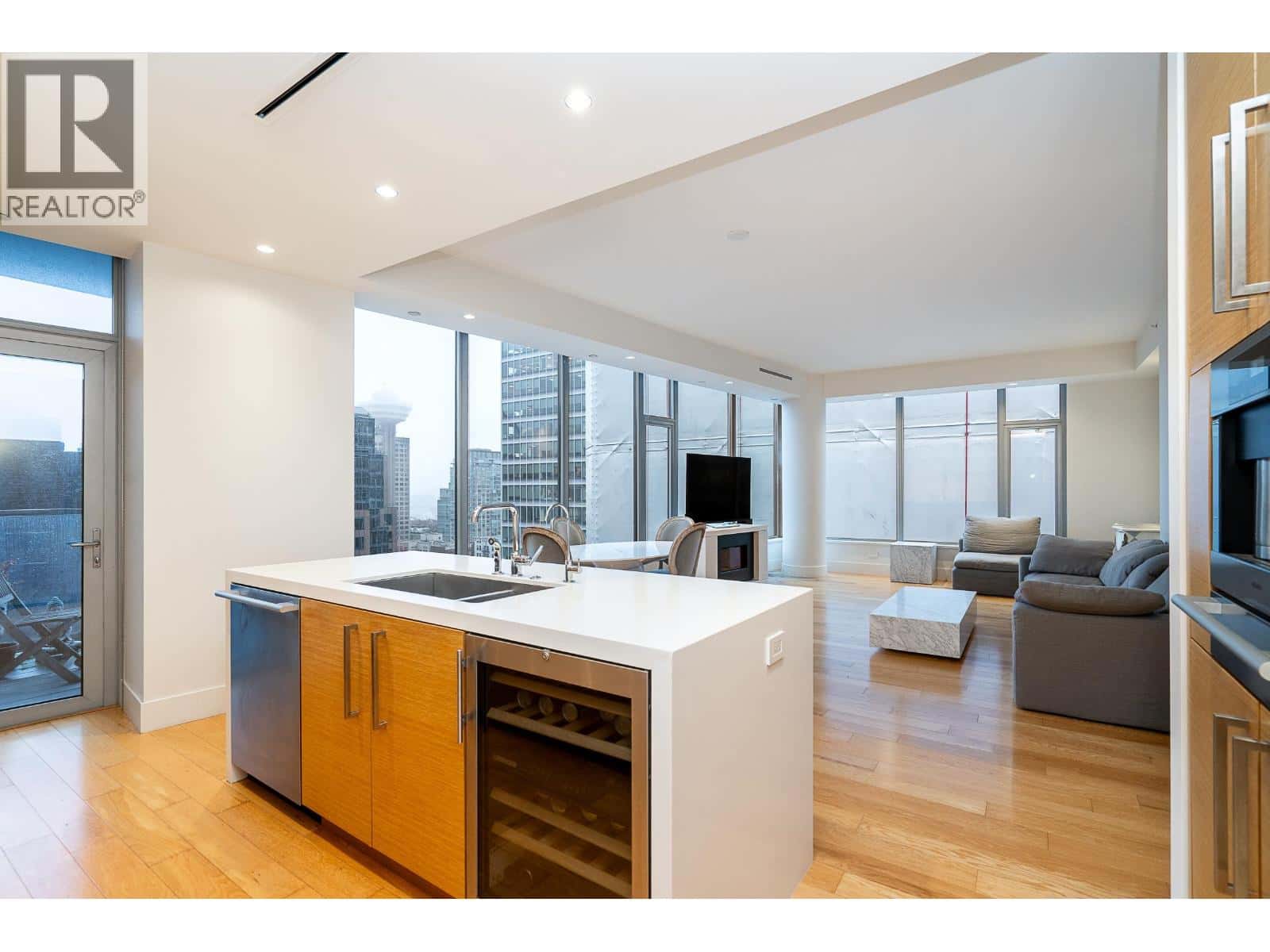 1803 667 HOWE STREET — Vancouver, British Columbia - Photo 4 of 26