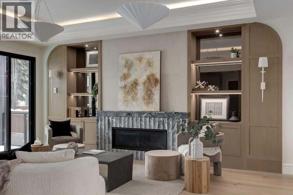 412 40 Avenue SW — Calgary, Alberta - Photo 4 of 41