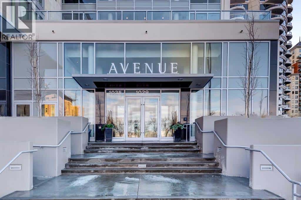 705, 1025 5 Avenue SW — Calgary, Alberta - Photo 2 of 29
