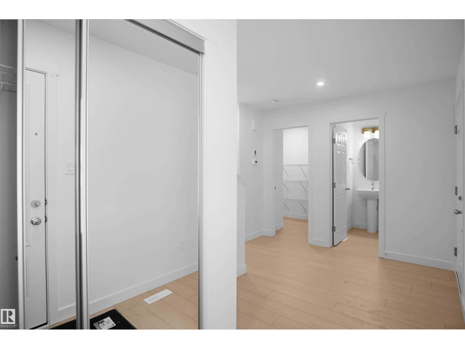 19 Emmett WY — Spruce Grove, Alberta - Photo 4 of 32