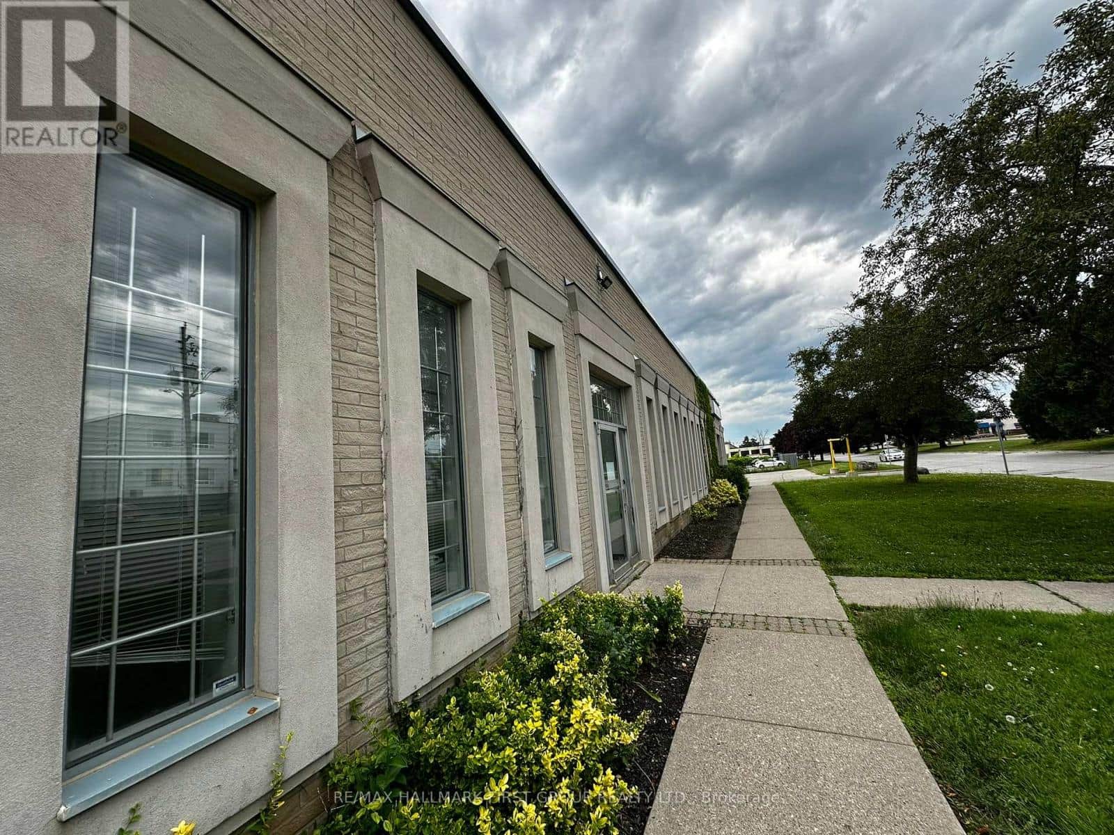 126 COMMERCIAL AVENUE - Photo 2 of 38, Ajax (South West), Ontario