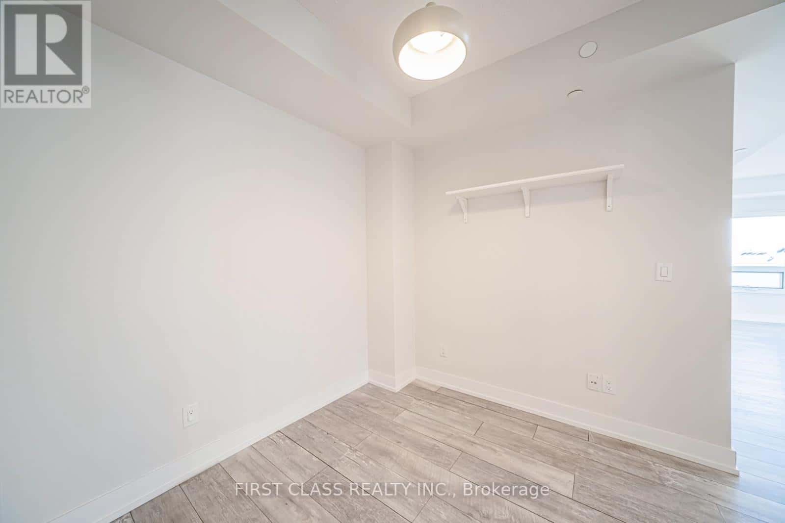 528 - 540 BUR OAK AVENUE — Markham (Berczy), Ontario - Photo 3 of 32