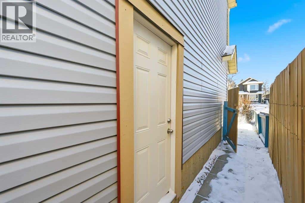 284 Falton Drive NE — Calgary, Alberta - Photo 4 of 46