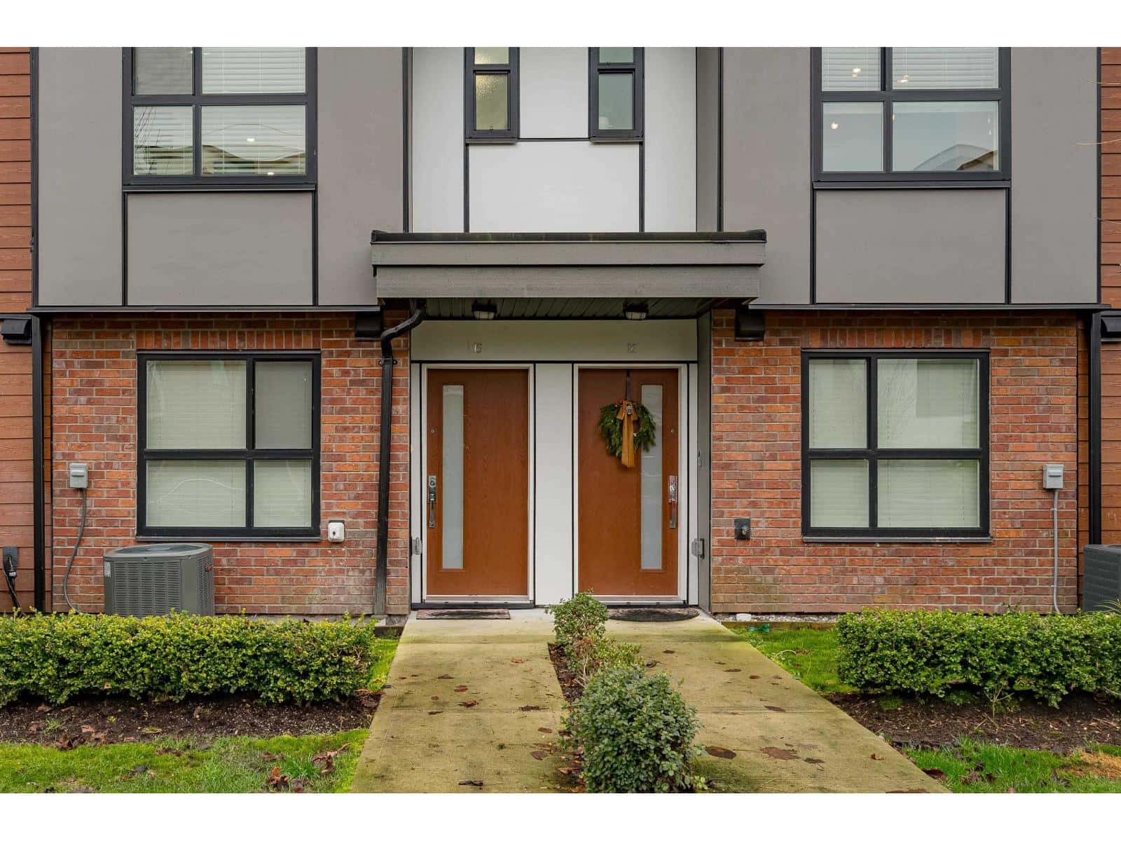 15 19760 55 AVENUE — Langley, British Columbia - Photo 2 of 32