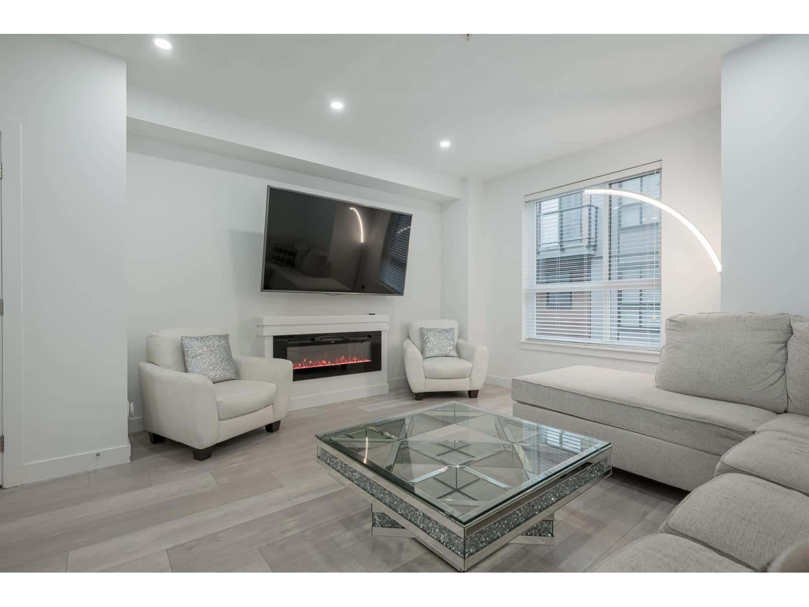 15 19760 55 AVENUE — Langley, British Columbia - Photo 3 of 32