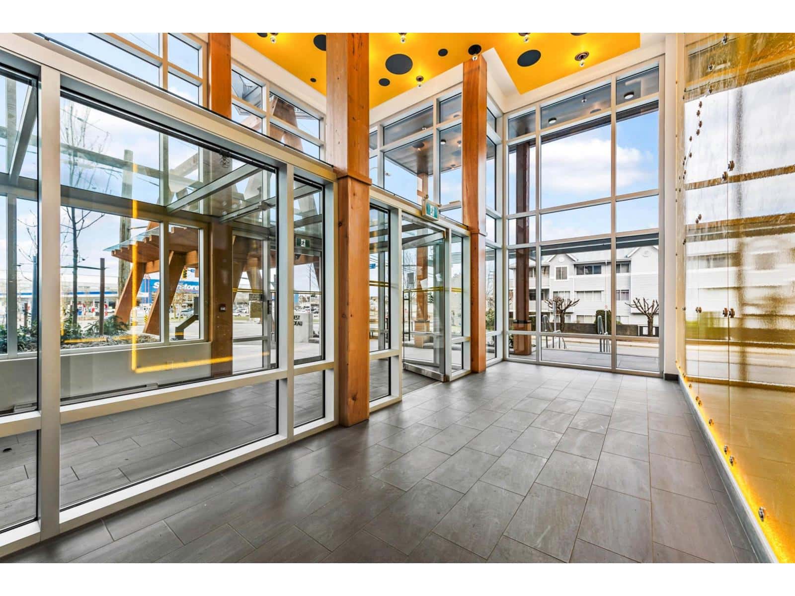 307 32828 LANDEAU PLACE — Abbotsford, British Columbia - Photo 2 of 32