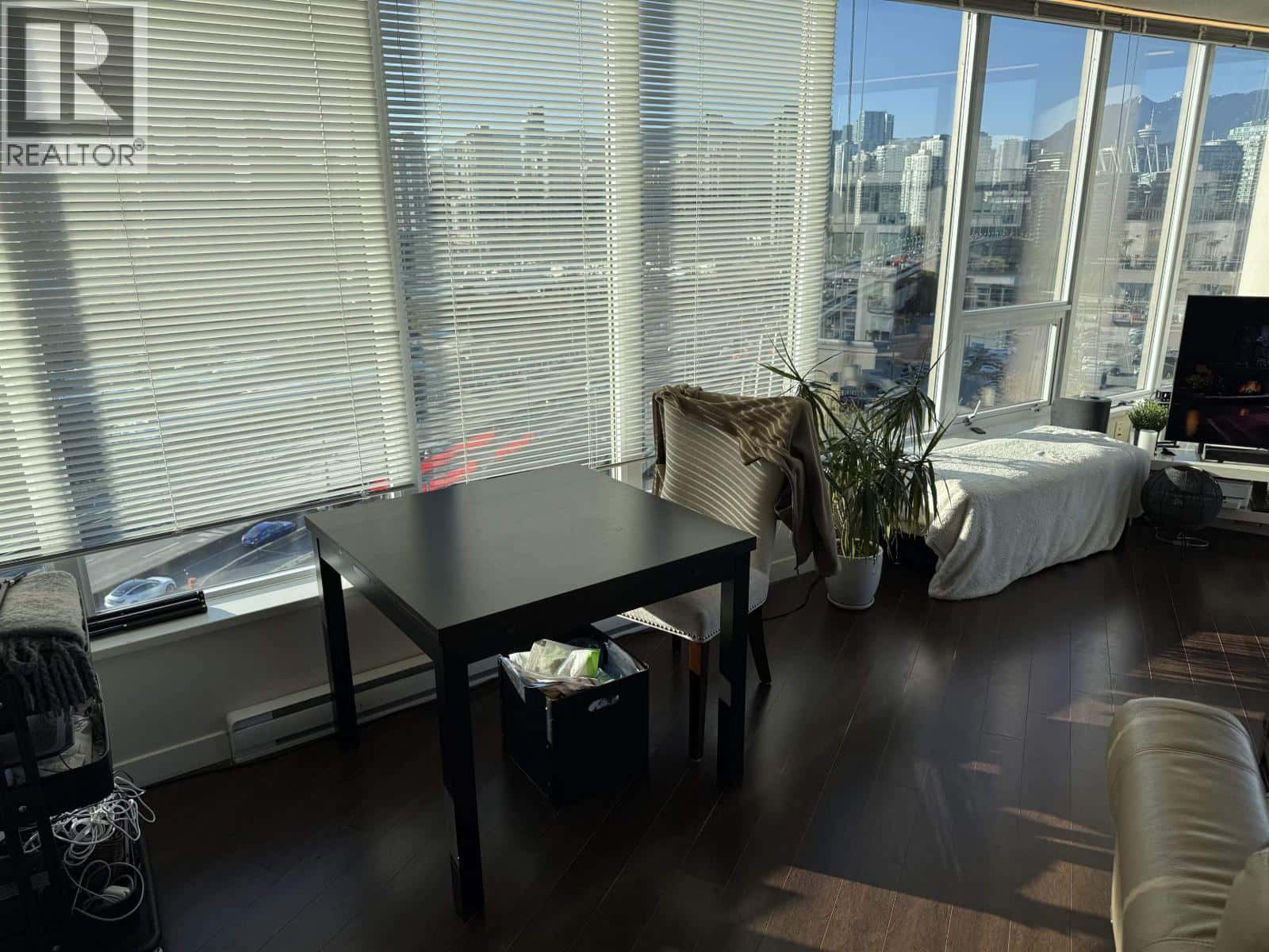 1404 445 W 2ND AVENUE — Vancouver, British Columbia - Photo 3 of 18