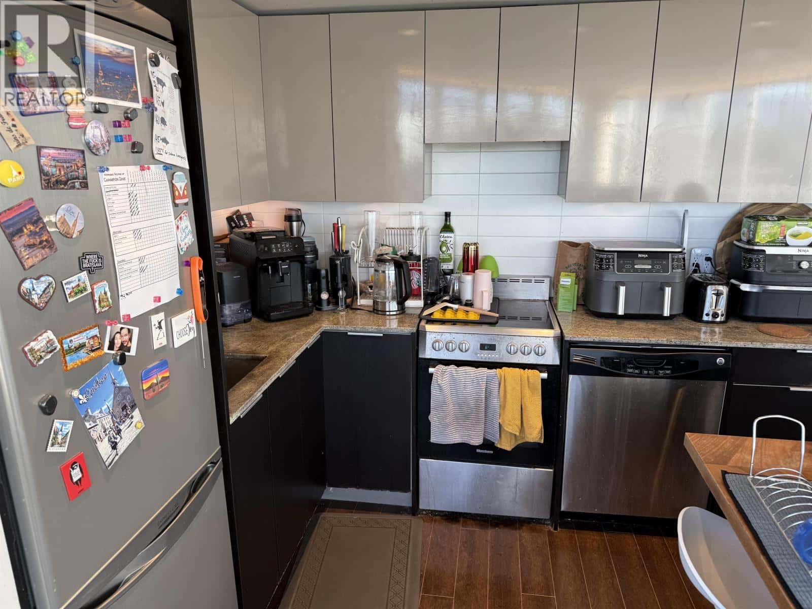 1404 445 W 2ND AVENUE — Vancouver, British Columbia - Photo 4 of 18