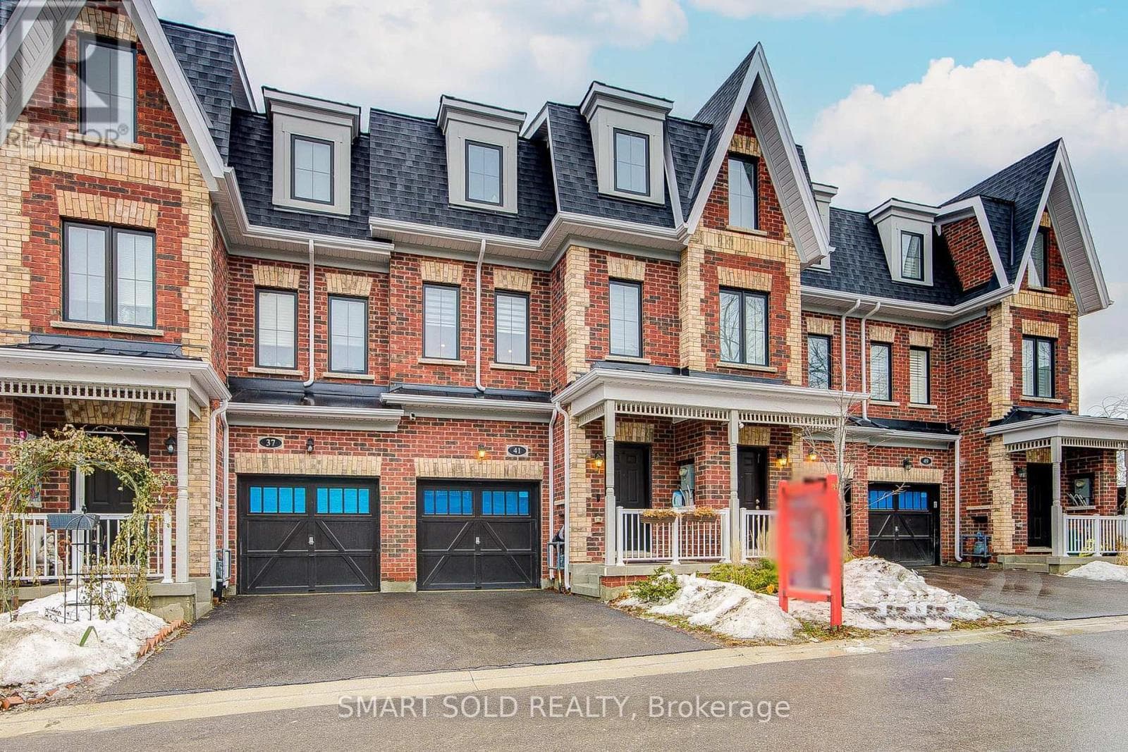 41 MCCONAGHY COURT — Vaughan (Maple), Ontario - Main photo