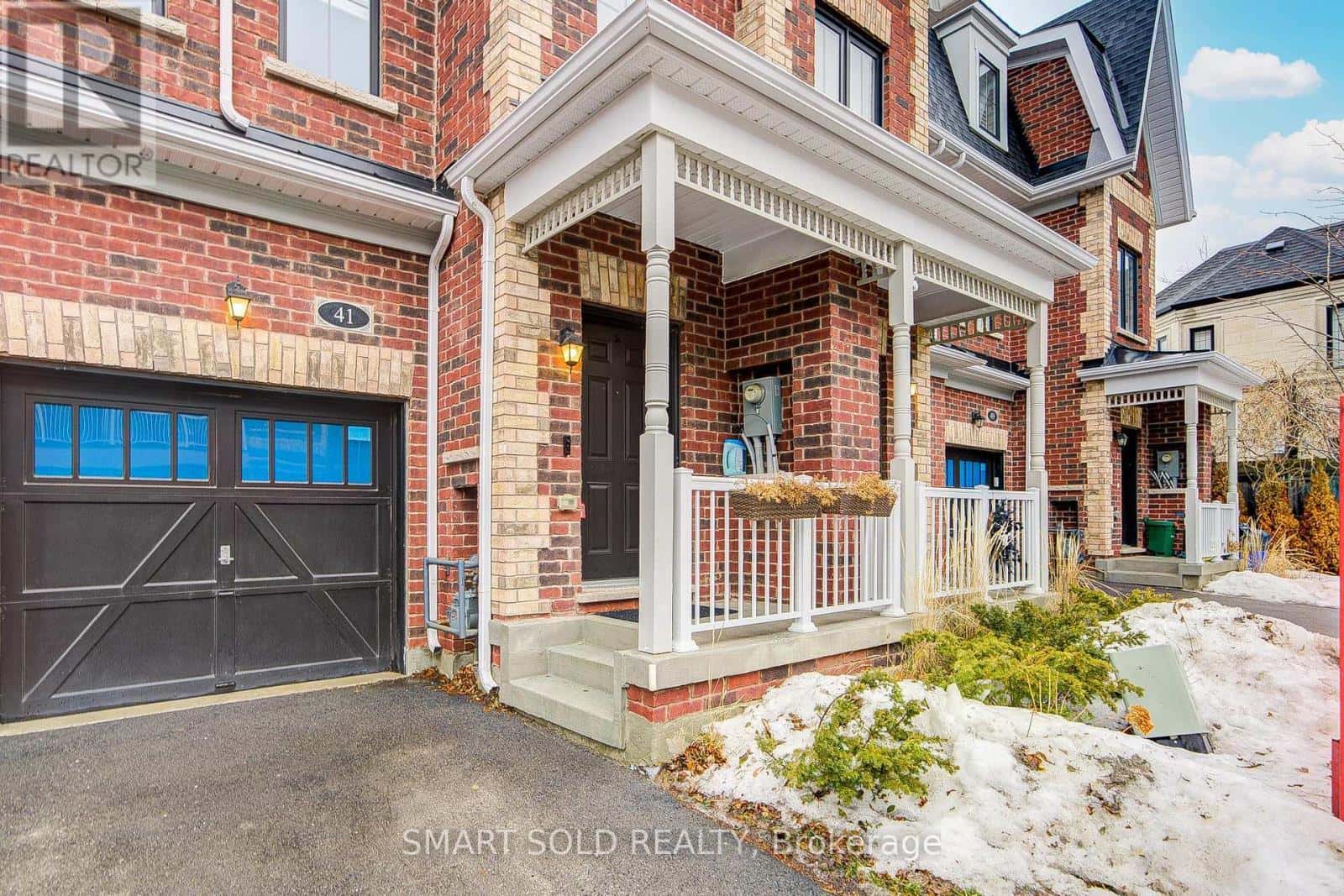 41 MCCONAGHY COURT — Vaughan (Maple), Ontario - Photo 2 of 29