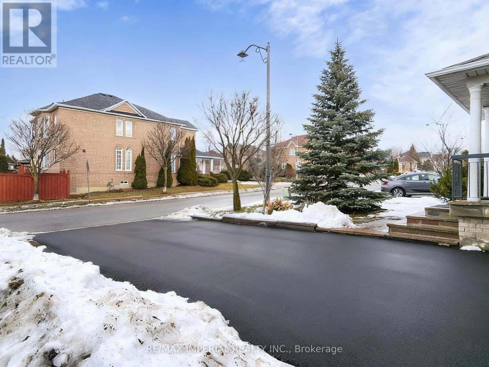 117 MONTEBELLO AVENUE — Vaughan (Sonoma Heights), Ontario - Photo 2 of 33