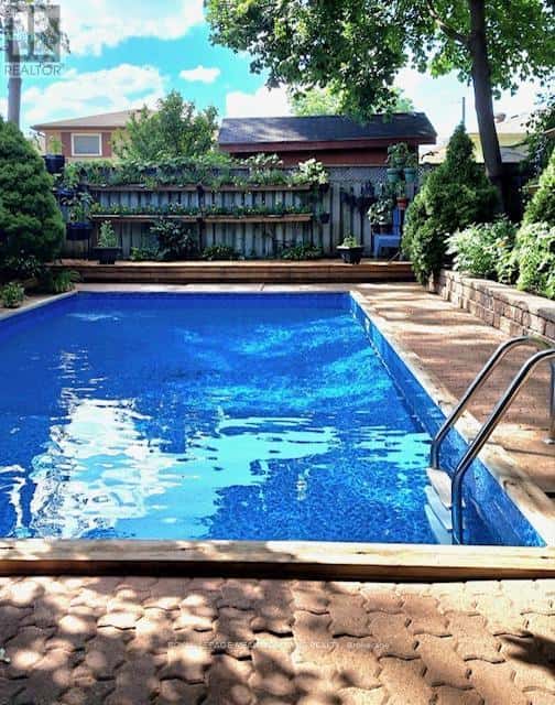 14 MOORE PARK CRESCENT — Halton Hills (Georgetown), Ontario - Photo 4 of 35