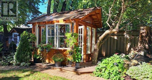 14 MOORE PARK CRESCENT — Halton Hills (Georgetown), Ontario - Photo 5 of 35