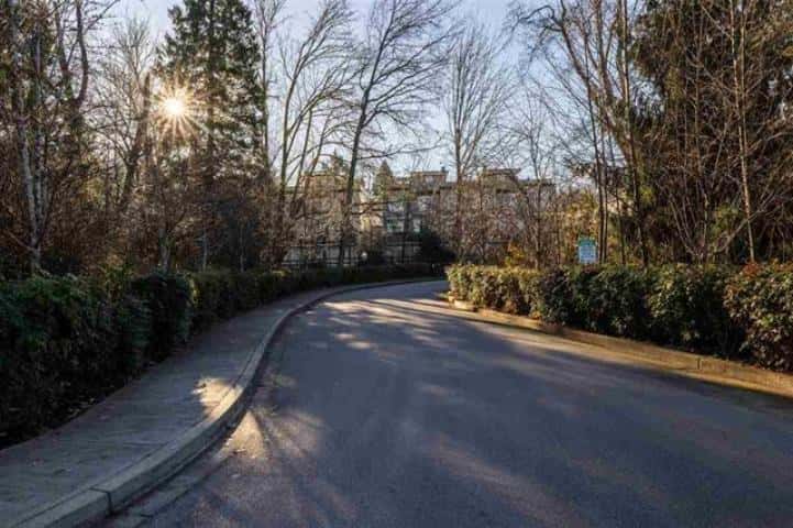 8 15588 32 AVENUE — Surrey, British Columbia - Photo 2 of 40