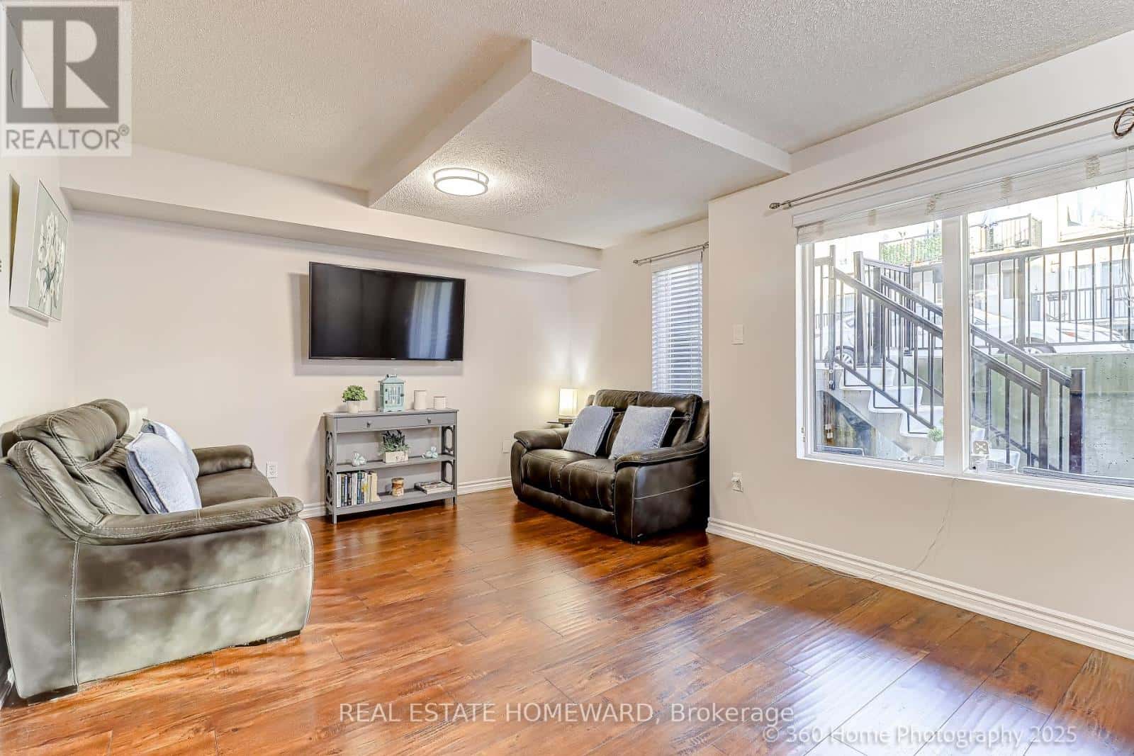 1036 - 55 GEORGE APPLETON WAY — Toronto (Downsview-Roding-CFB), Ontario - Photo 3 of 27