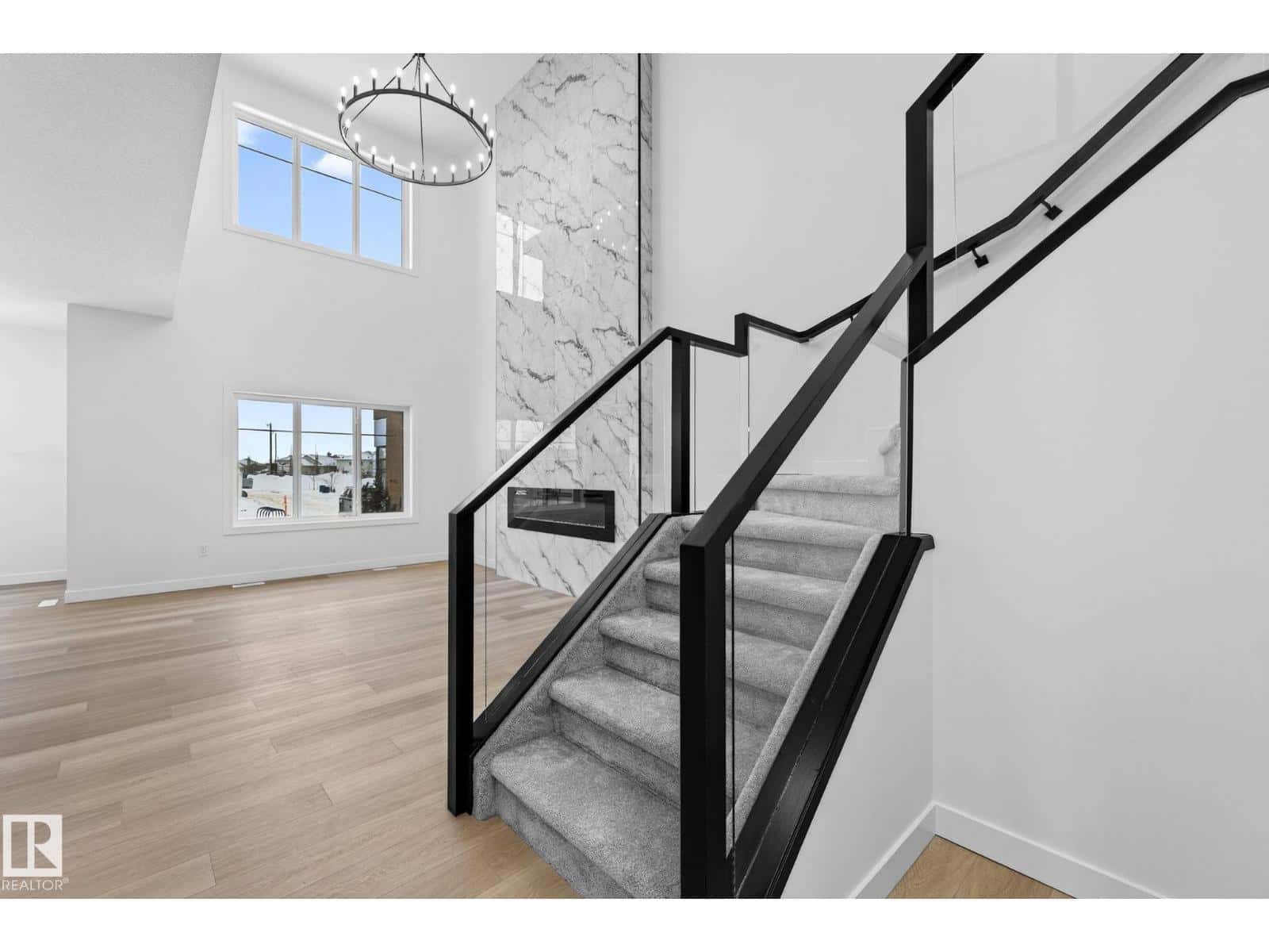 6811 169 AV NW — Edmonton, Alberta - Photo 5 of 66