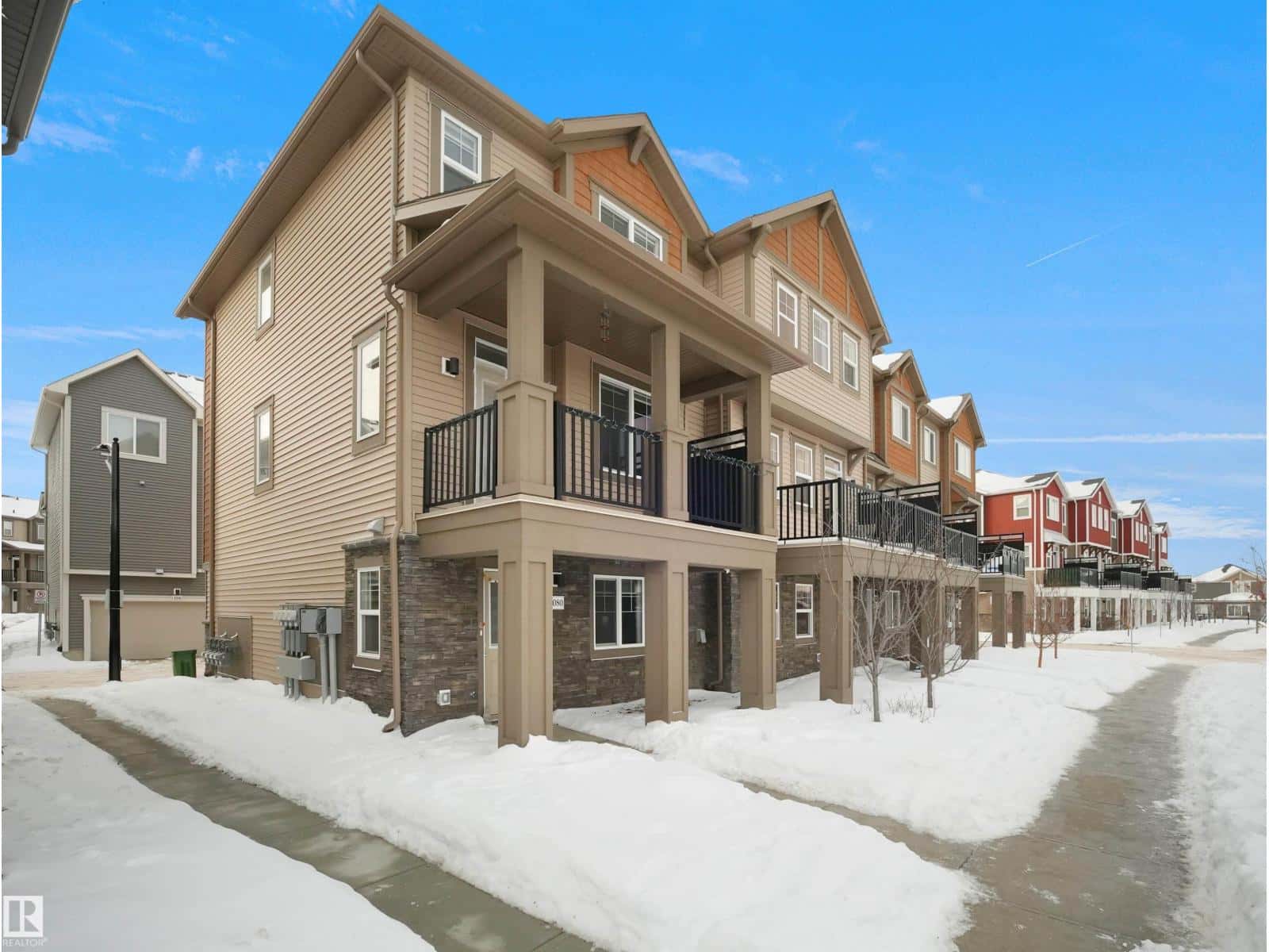 2080 WONNACOTT WY SW — Edmonton, Alberta - Photo 5 of 49