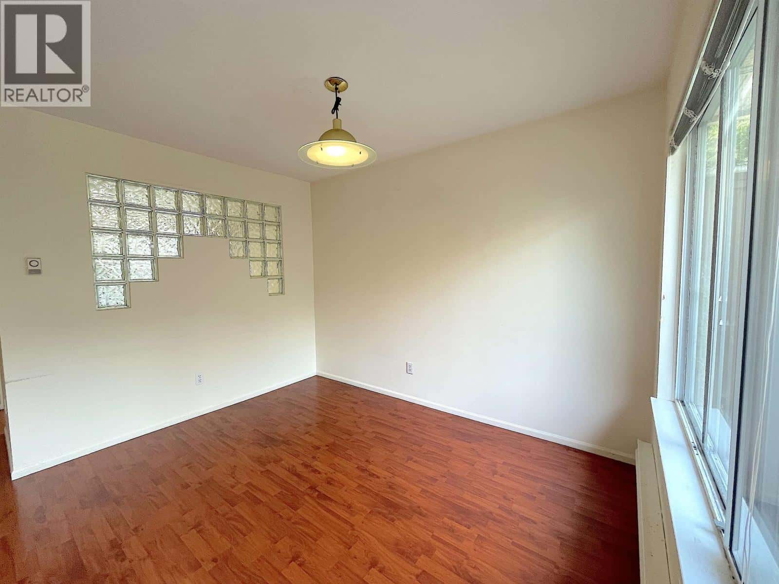 7 7660 ABERCROMBIE DRIVE — Richmond, British Columbia - Photo 4 of 40