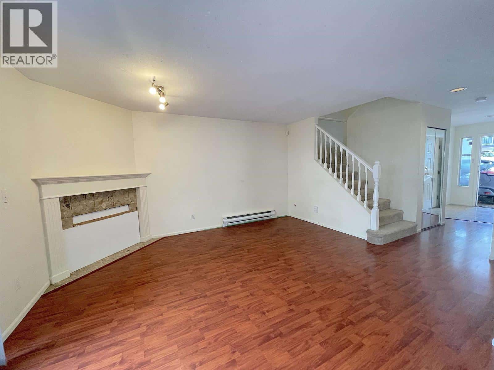 7 7660 ABERCROMBIE DRIVE — Richmond, British Columbia - Photo 3 of 40