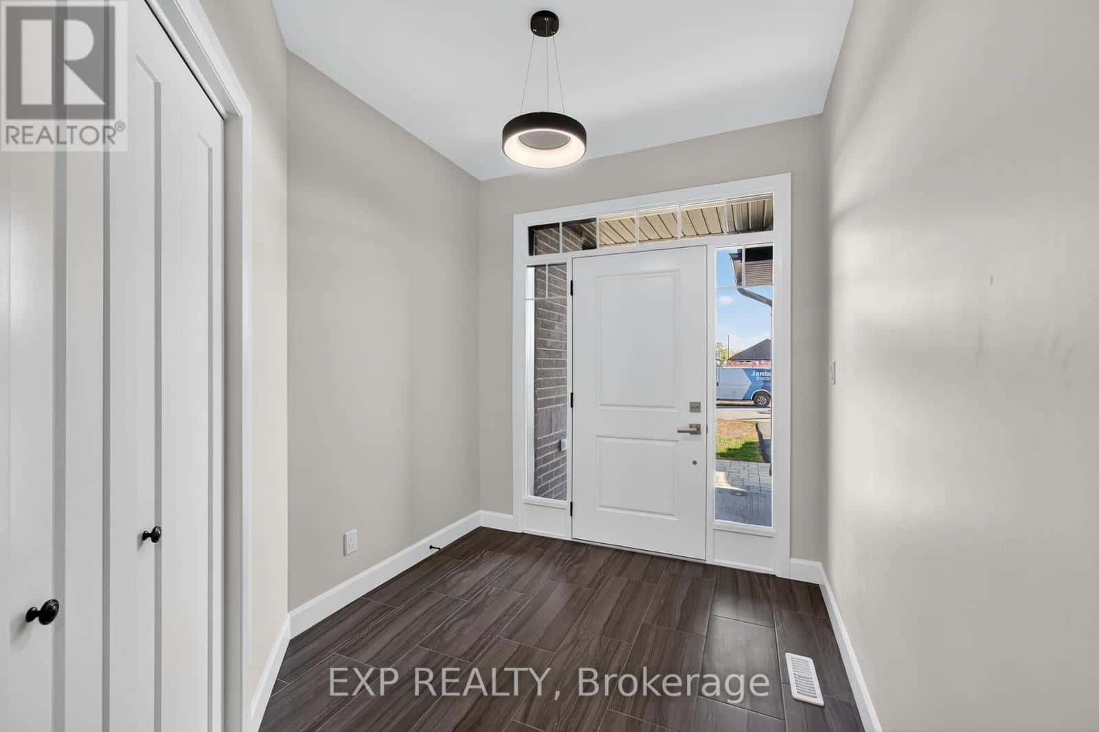 6 VAUGHN COURT — Belleville (Thurlow Ward), Ontario - Photo 4 of 50