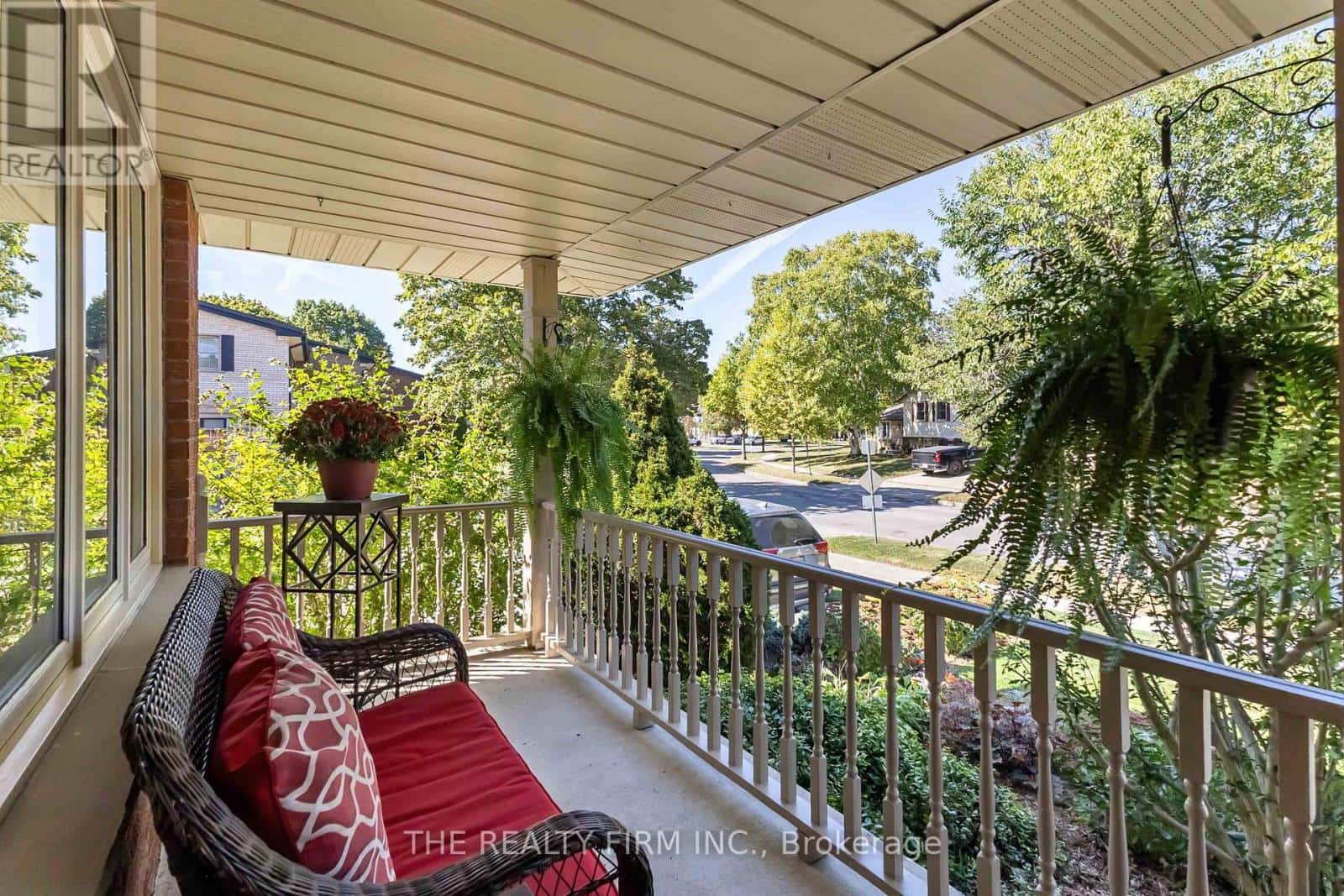 1060 GUILDWOOD BOULEVARD — London North (North M), Ontario - Photo 4 of 50