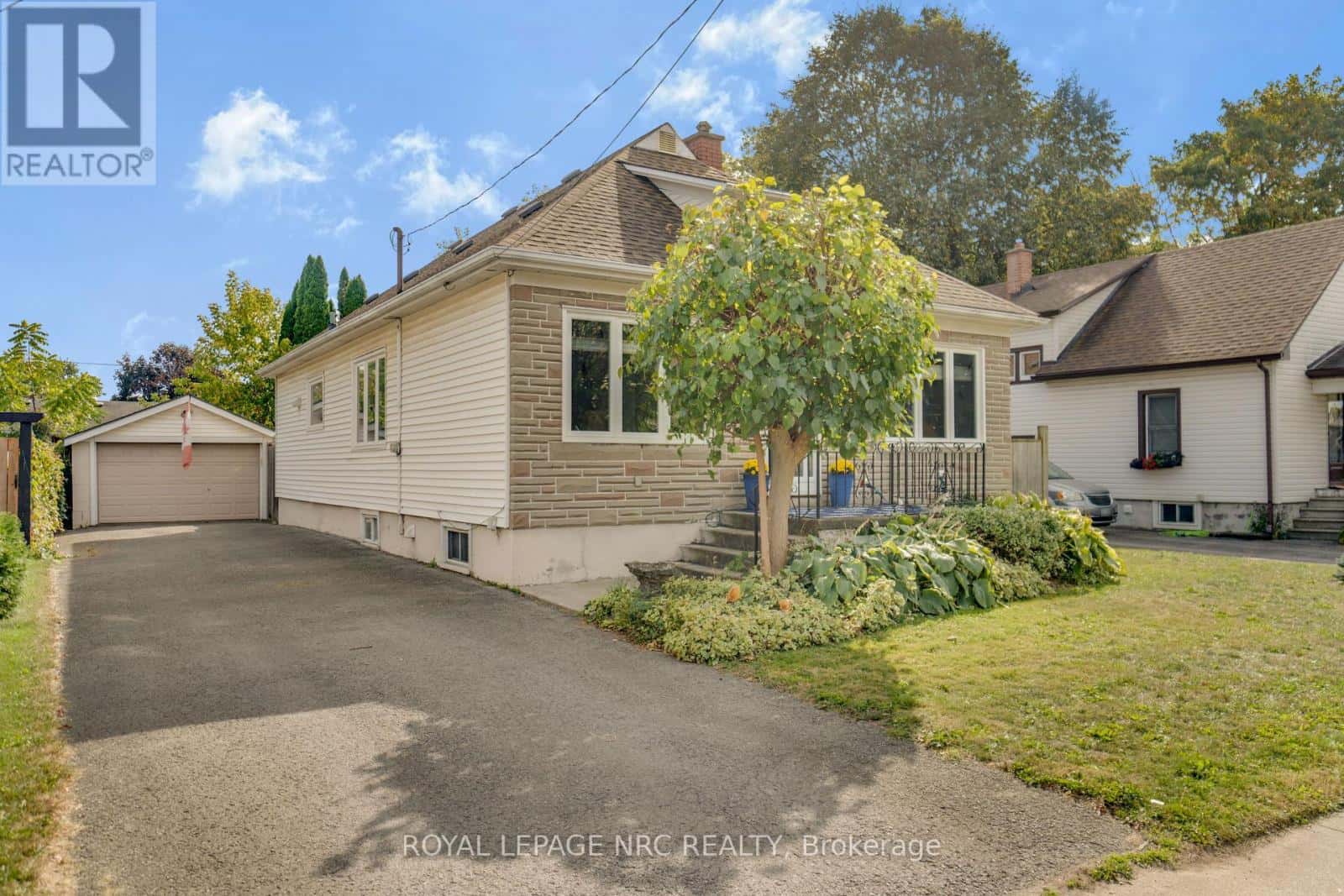 6440 CRAWFORD STREET — Niagara Falls (Morrison), Ontario - Photo 2 of 28