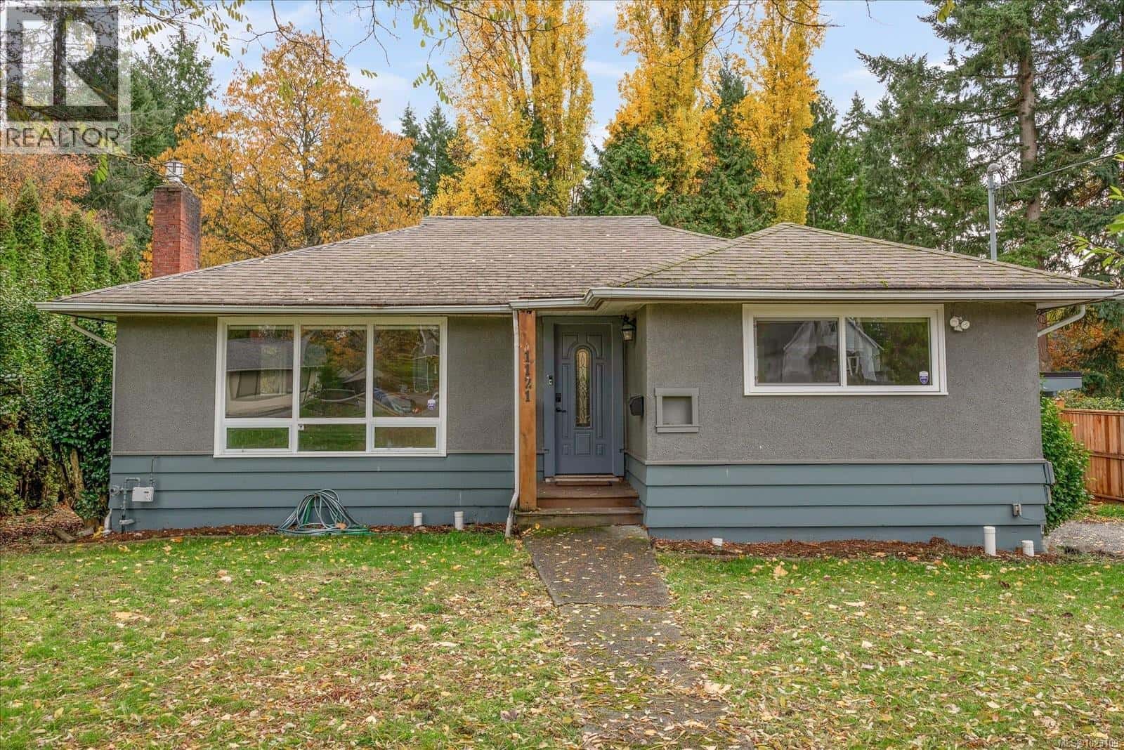 1121 Bush St — Nanaimo, British Columbia - Photo 2 of 65