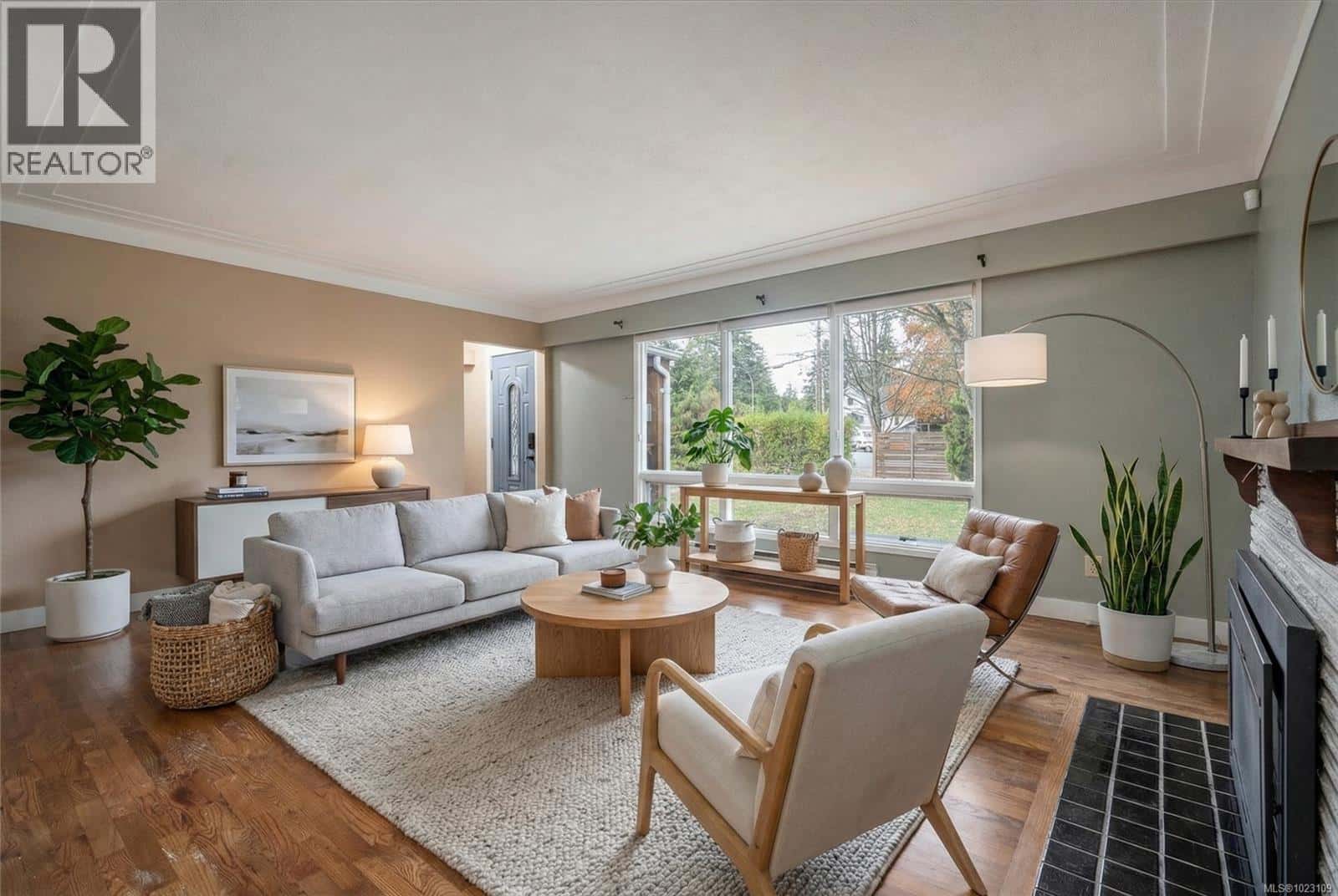 1121 Bush St — Nanaimo, British Columbia - Photo 3 of 65