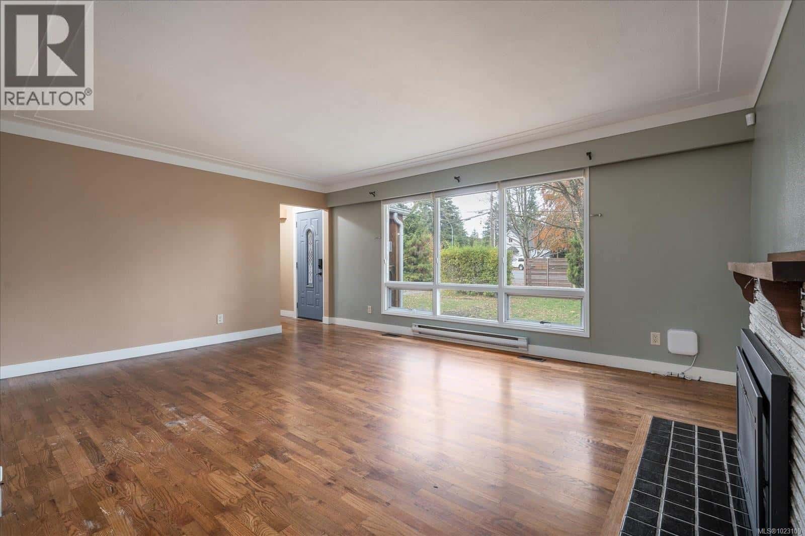 1121 Bush St — Nanaimo, British Columbia - Photo 4 of 65