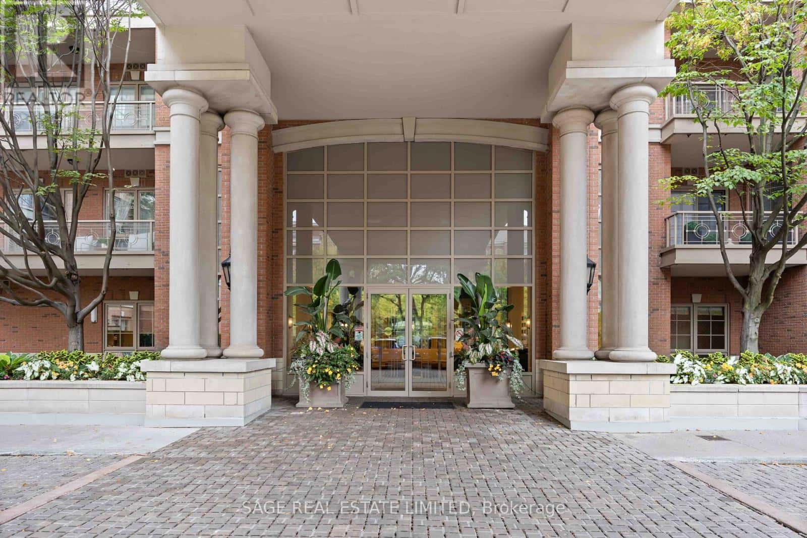 212 - 20 BURKEBROOK PLACE — Toronto (Bridle Path-Sunnybrook-York Mills), Ontario - Photo 4 of 44