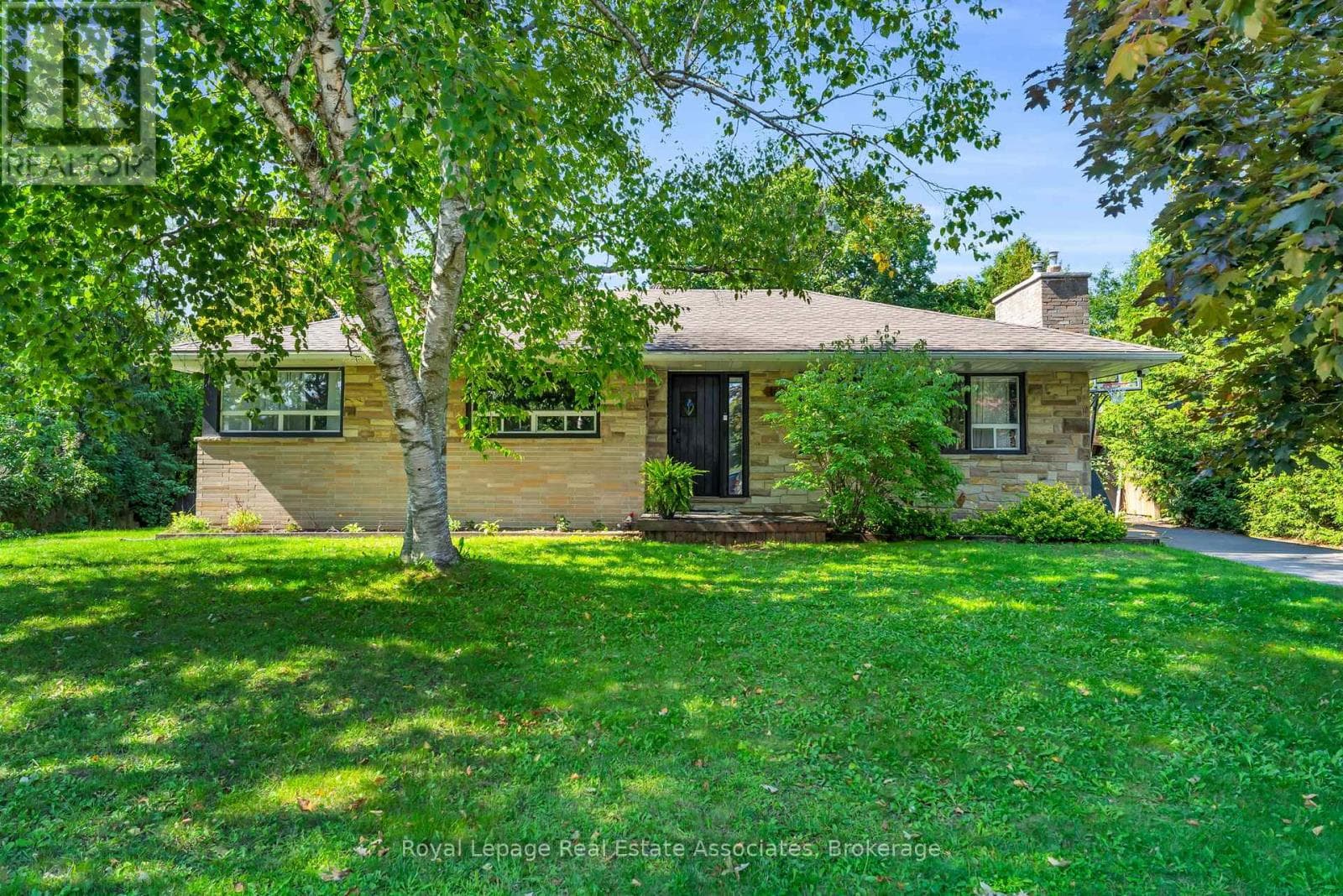 16 CARBERRY STREET — Erin, Ontario - Main photo