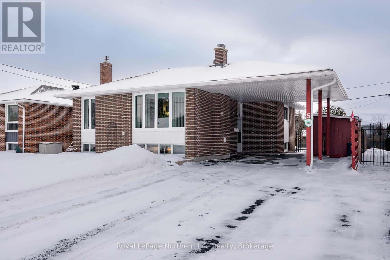 5 STRATHCONA DRIVE — North Bay (Ferris), Ontario - Photo 2 of 50