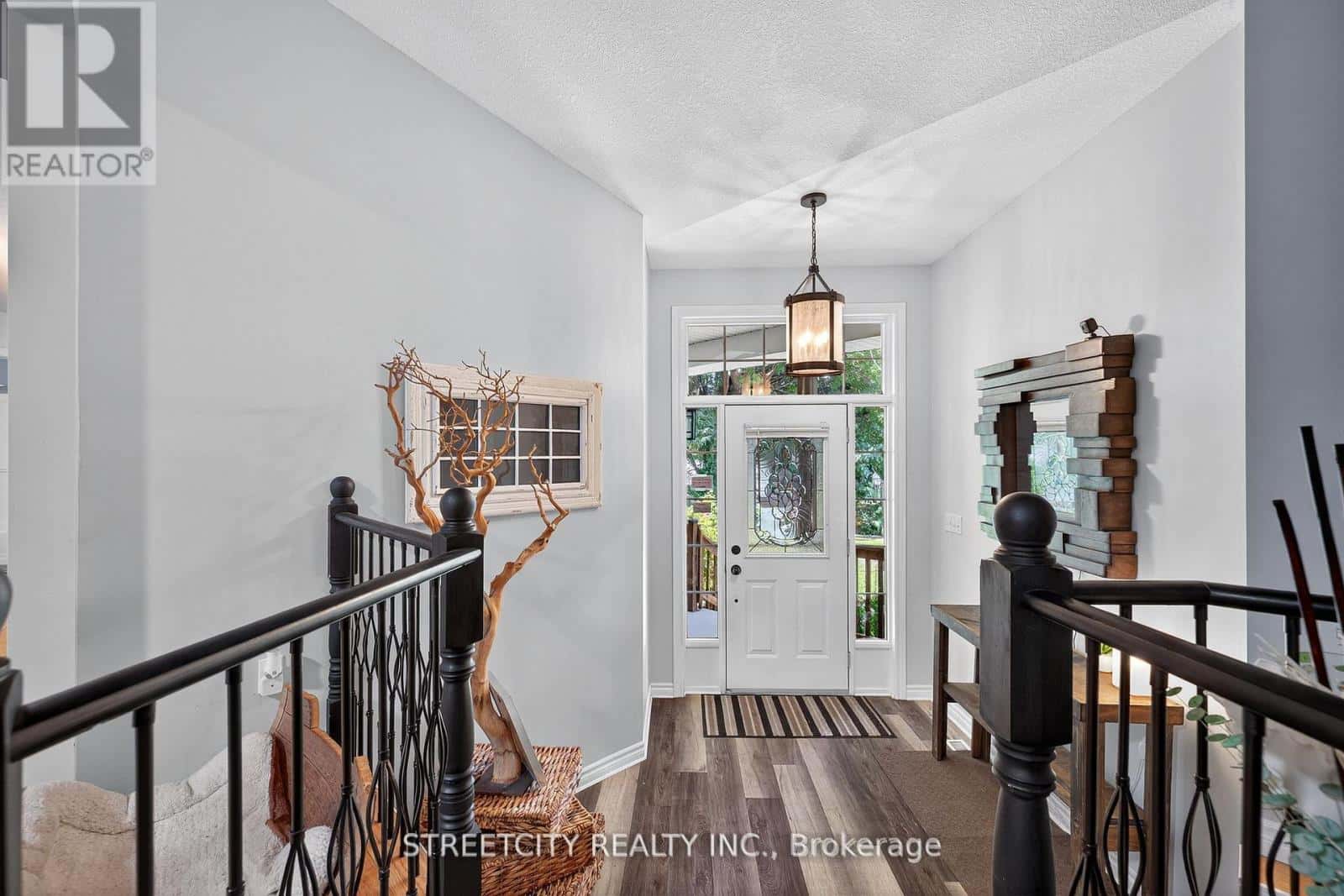 1163 CRUMLIN SIDE ROAD — London East (East J), Ontario - Photo 4 of 50